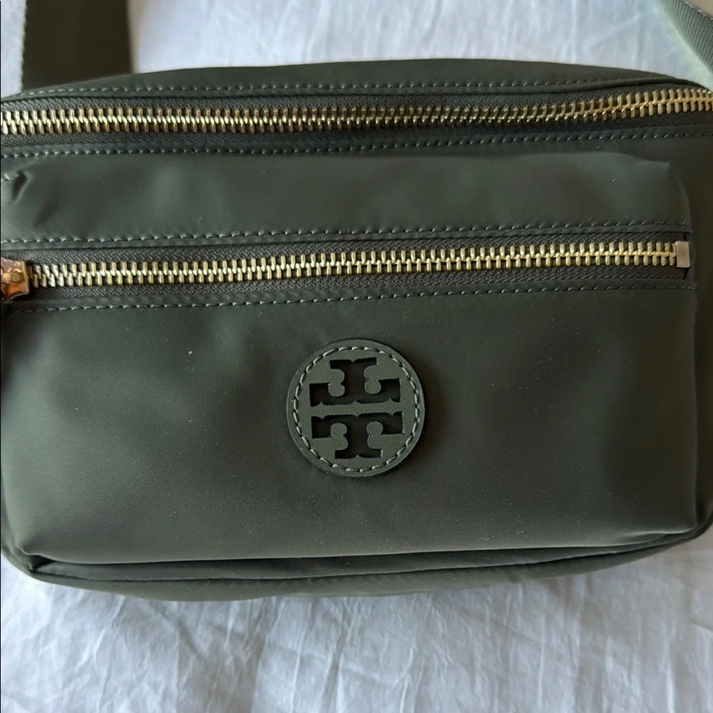 Tory Burch olive bum bag - Picture 2 of 4